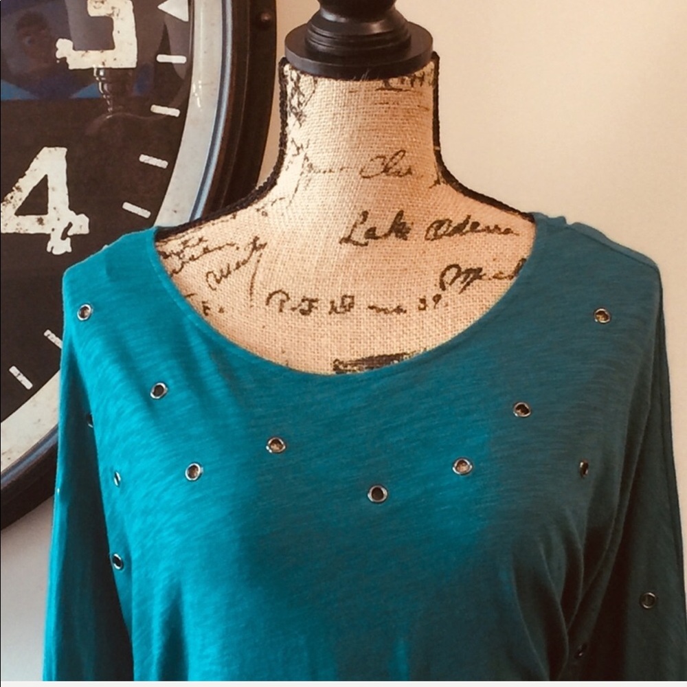 Women’s ROCK REPUBLIC Grommet Dolman Sleeves Top - Picture 5 of 7